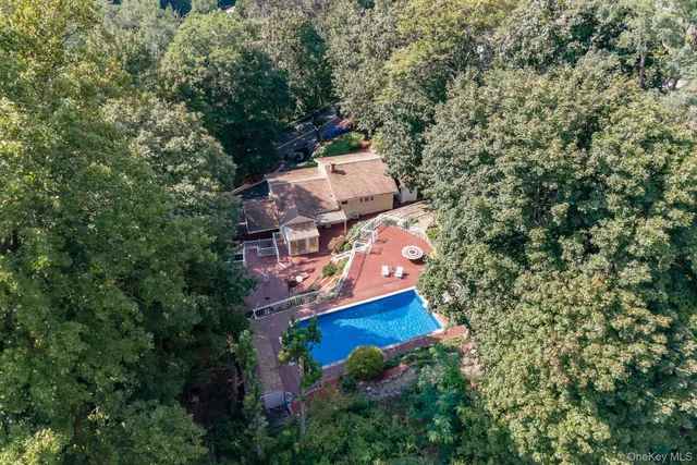 $829,888 | 239 Canterbury Road, White Plains, NY 10607