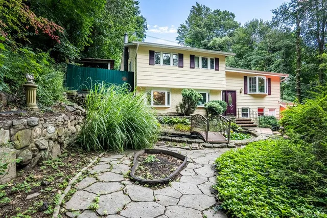 $829,888 | 239 Canterbury Road, White Plains, NY 10607