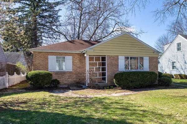 $517,000 | 2325 Illinois Road, Northbrook, IL 60062