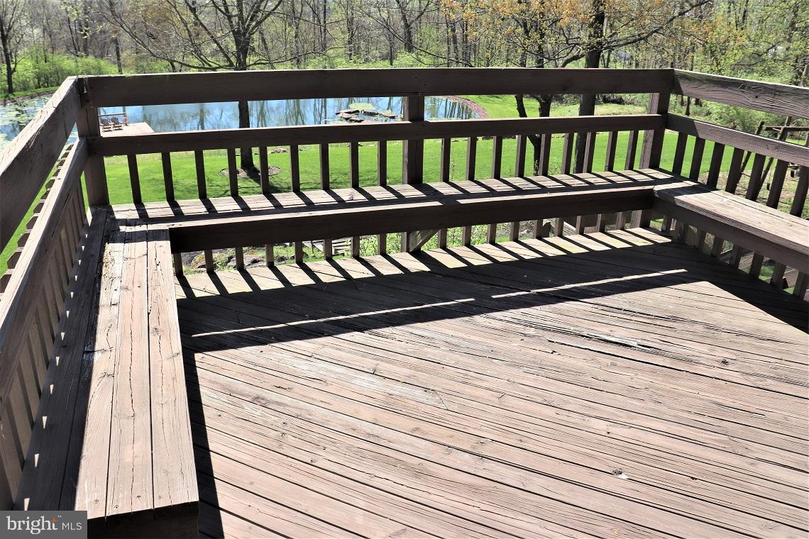 267 Ridge Avenue Ephrata, PA 17522 - Photo 42 of 52 Built-in Seating!