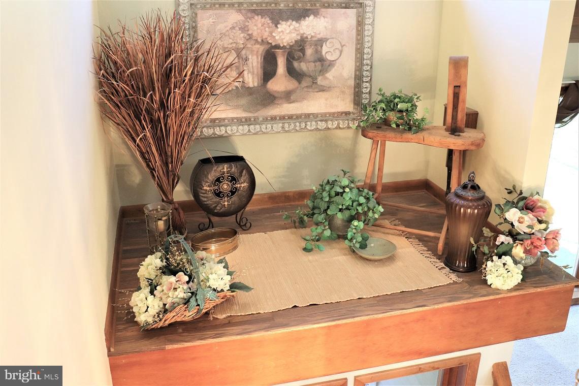 Decorative Ledge in Foyer