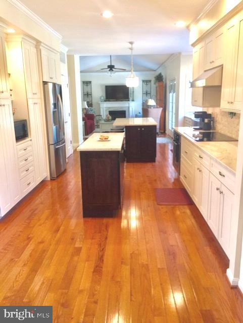 7 Farm Ridge Court Baldwin, MD 21013 - Photo 7 of 23 New Gleaming Hardwoods throughout