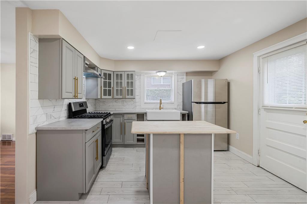 2466 Haymaker Road Monroeville, PA 15146 - Photo 6 of 26 Gallery Image 6