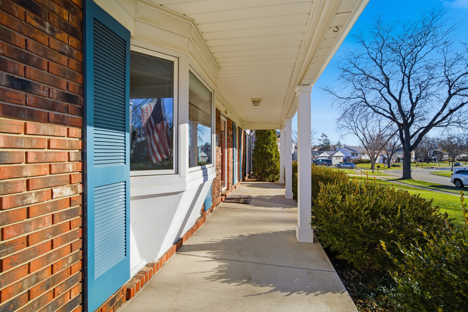 620 Twisted Oak Lane Buffalo Grove, IL 60089 - Photo 2 of 22 a view of a house with a small yard
