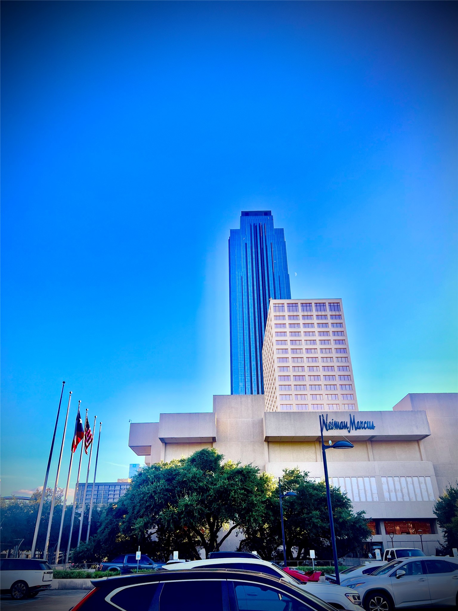 2400 McCue Road, Unit 262 Houston, TX 77056 - Photo 39 of 50 a front view of a building with glass windows