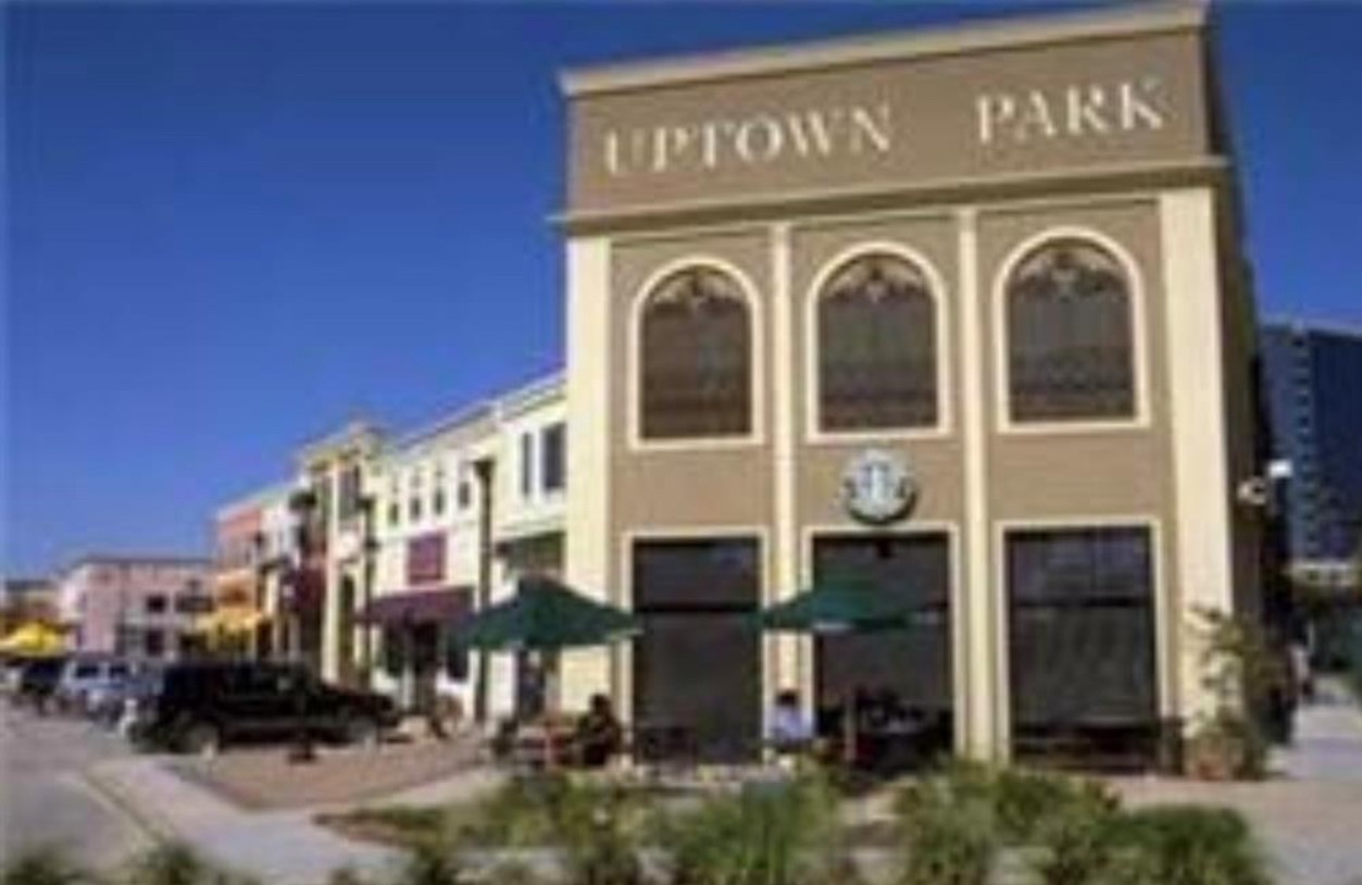 2400 McCue Road, Unit 262 Houston, TX 77056 - Photo 50 of 50 a front view of a building