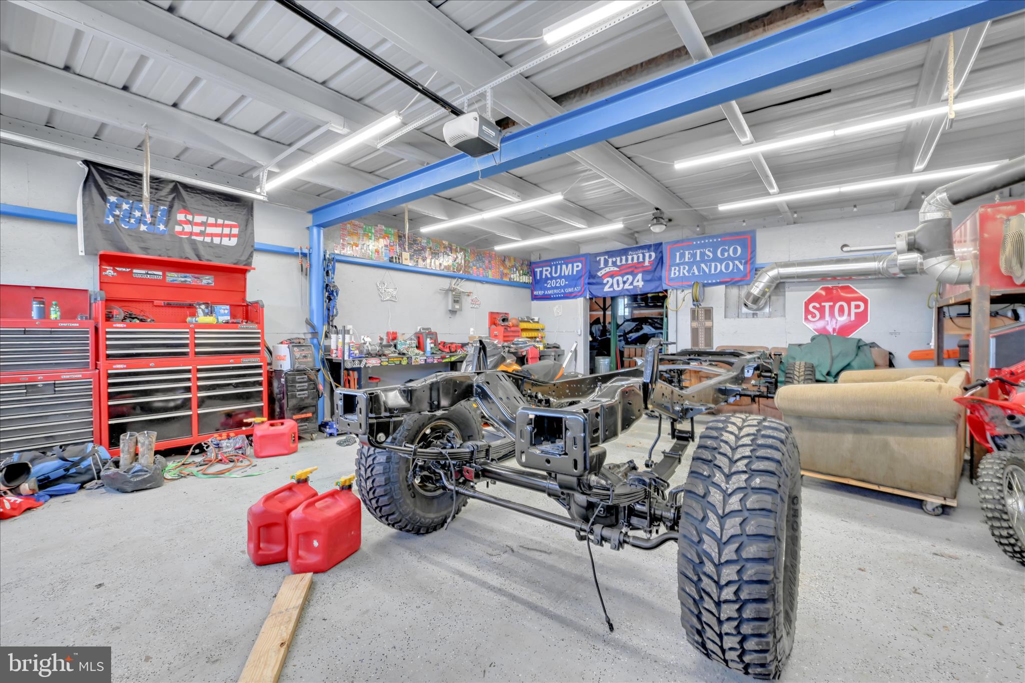 4010 West Oak Street Lebanon, PA 17042 - Photo 58 of 64 Reshoot - Garage