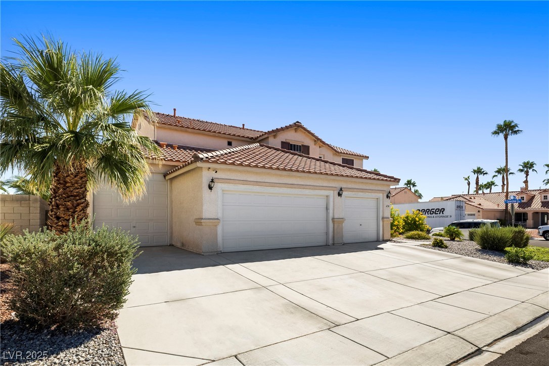 6136 Benchmark Way North Las Vegas, NV 89031 - Photo 4 of 36