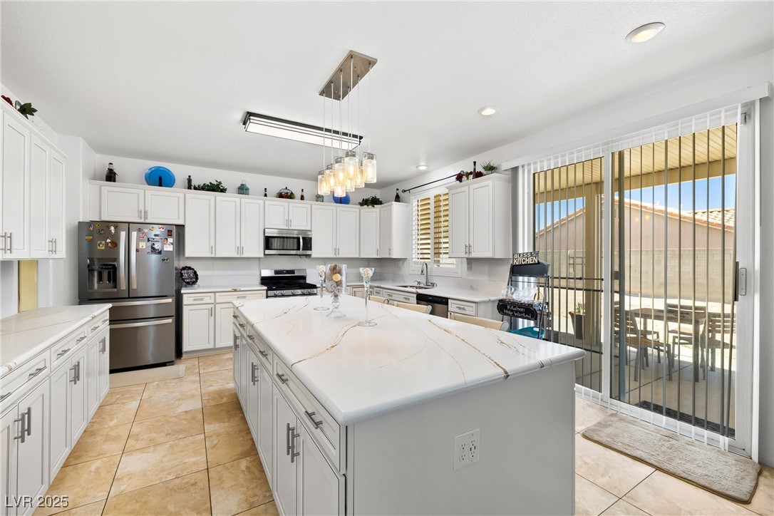 6136 Benchmark Way North Las Vegas, NV 89031 - Photo 5 of 36