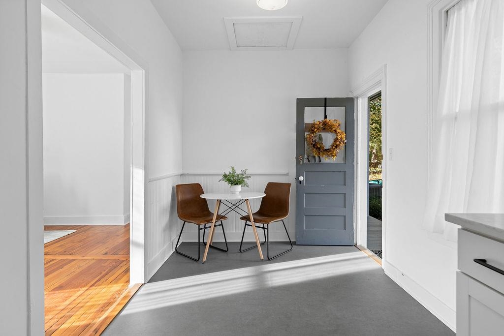115 South Jefferson Street Staunton, VA 24401 - Photo 9 of 29 a view of a livingroom with furniture and wooden floor