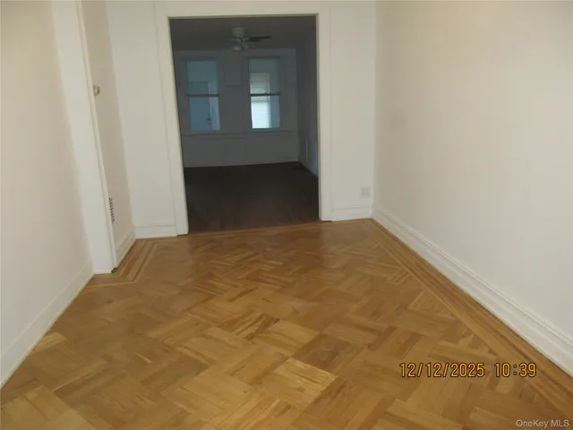 a view of a big room with closet
