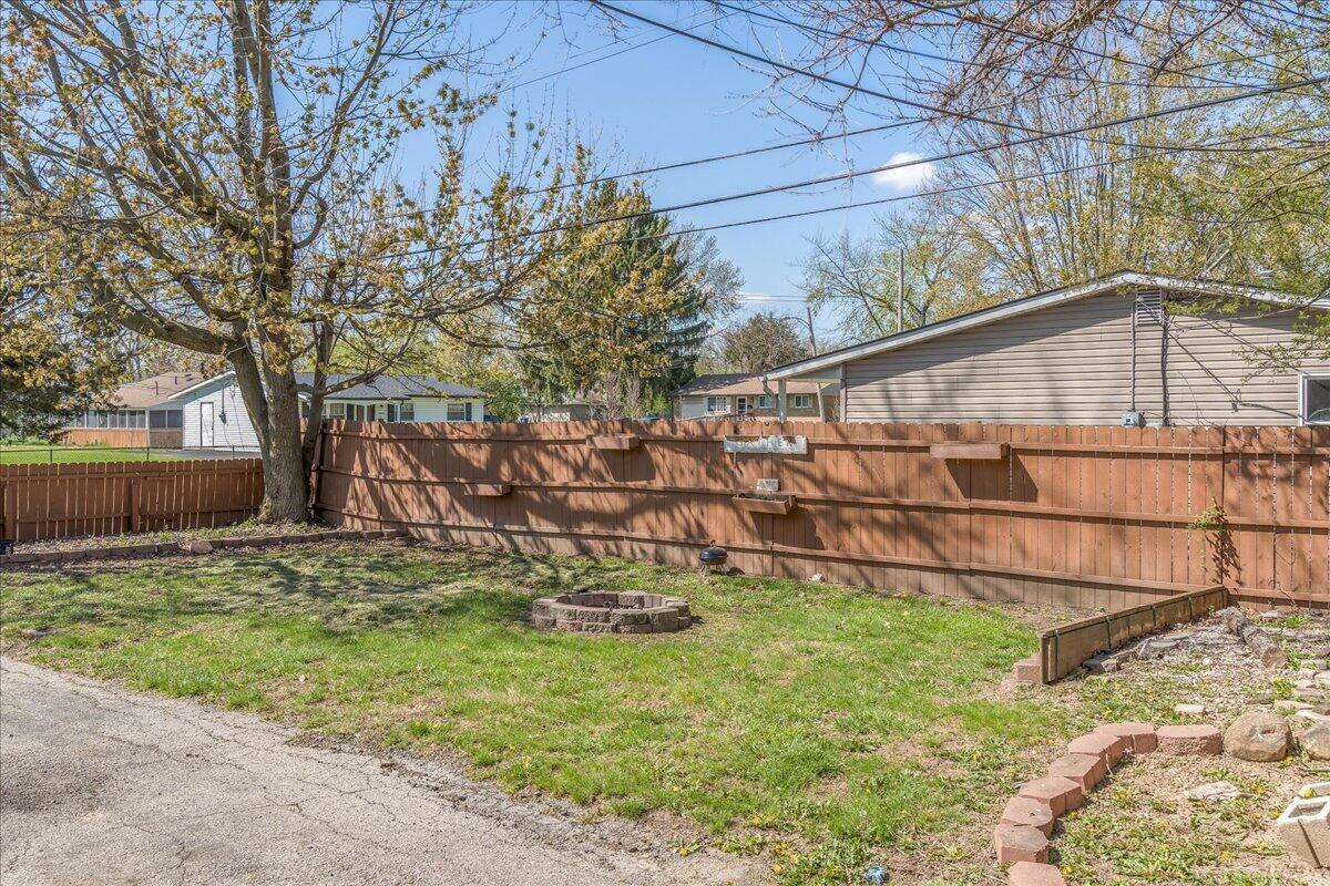 1638-1640 Smith Road Columbus, OH 43207 - Photo 17 of 23 26-Five Acres Media - 1638-1640 Smith Rd