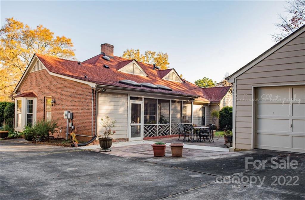 2423 Hamilton Mill Road Charlotte, NC 28270 - Photo 3 of 48 Gallery Image 3