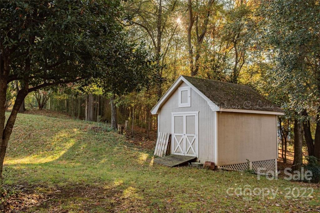 2423 Hamilton Mill Road Charlotte, NC 28270 - Photo 7 of 48 Gallery Image 7