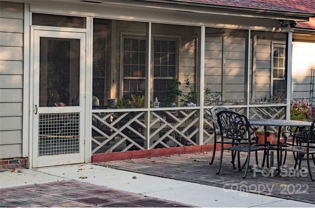 2423 Hamilton Mill Road Charlotte, NC 28270 - Photo 9 of 48 Gallery Image 9