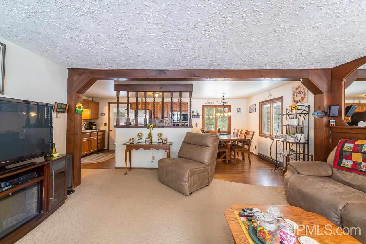 904 Willow Road Marquette, MI 49855 - Photo 10 of 38 Gallery Image 10