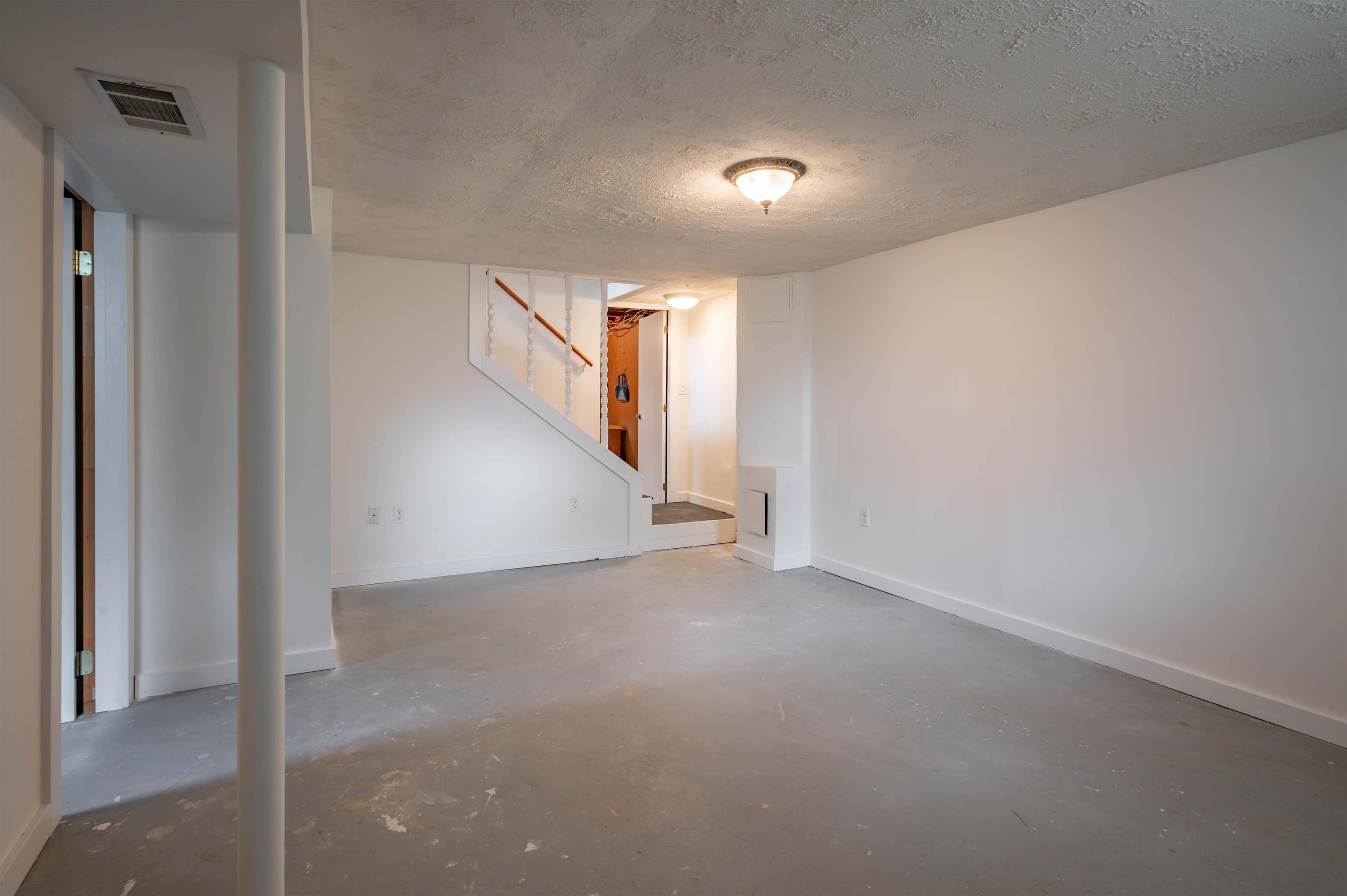 192 Searles Road Nashua, NH 03062 - Photo 43 of 46