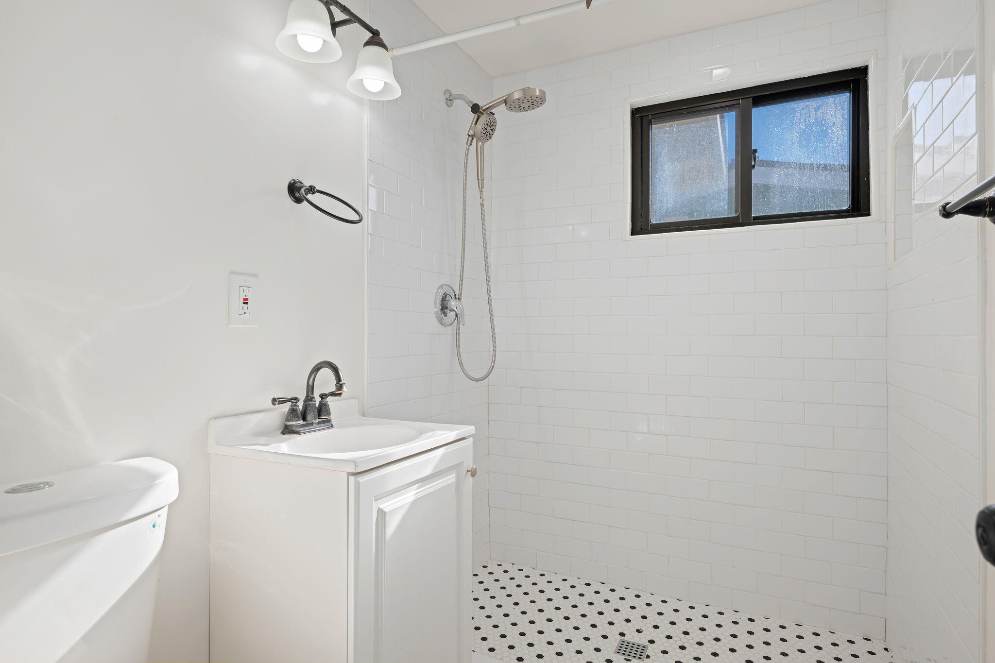 3578 Via Lato Lompoc, CA 93436 - Photo 15 of 26 15 - Bathroom 2