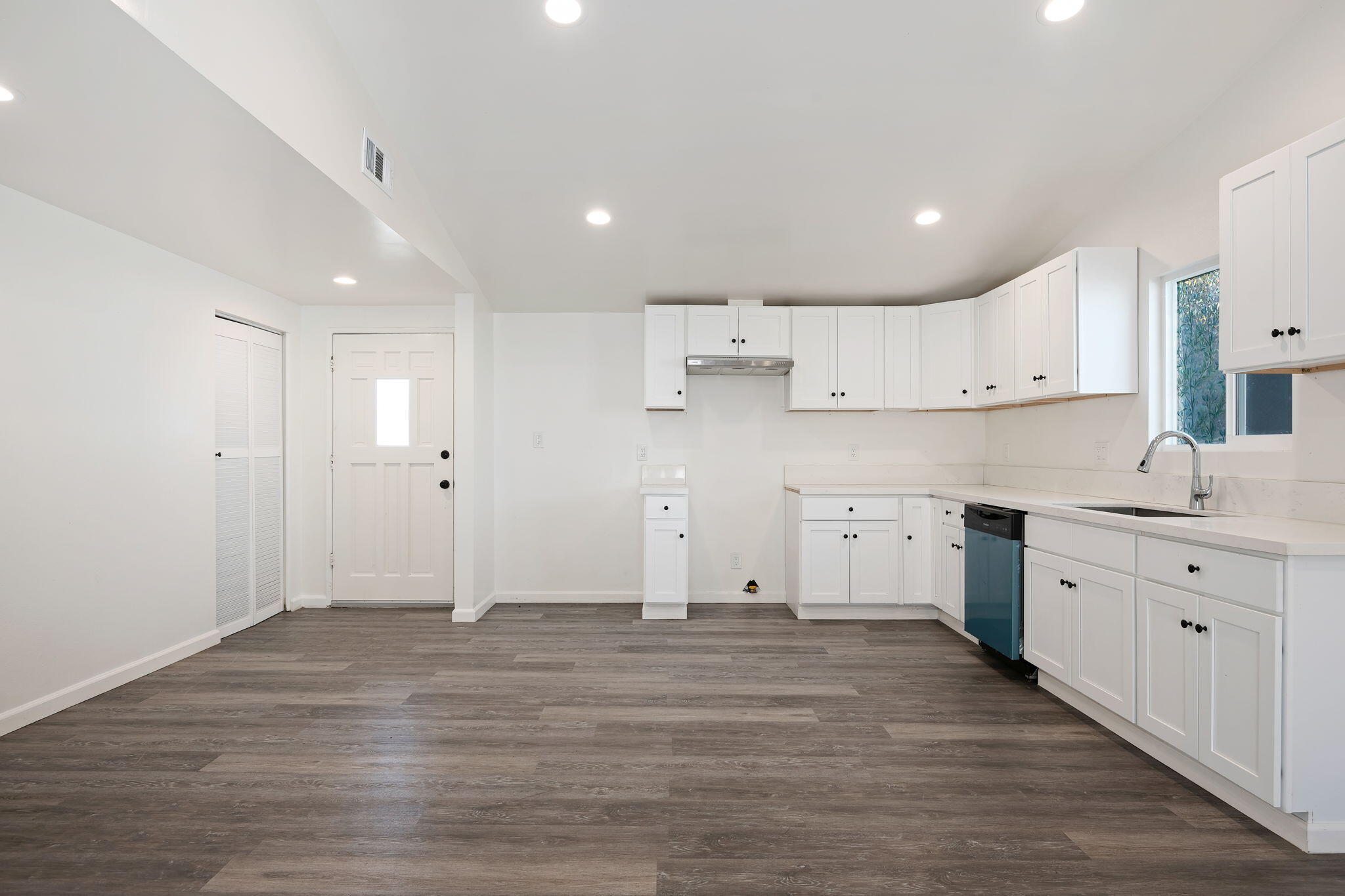 3578 Via Lato Lompoc, CA 93436 - Photo 6 of 26 06 - Kitchen