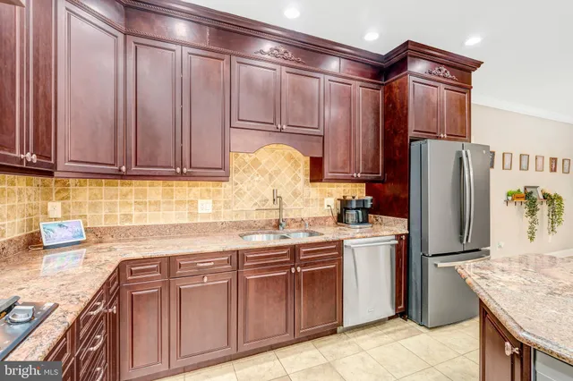 a view of livingroom with hardwood floor and a ceiling fan