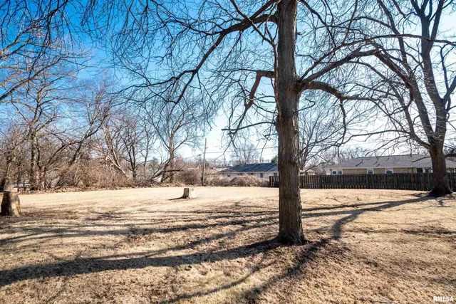 $109,500 | 1412 West Shenandoah Drive, Peoria, IL 61614