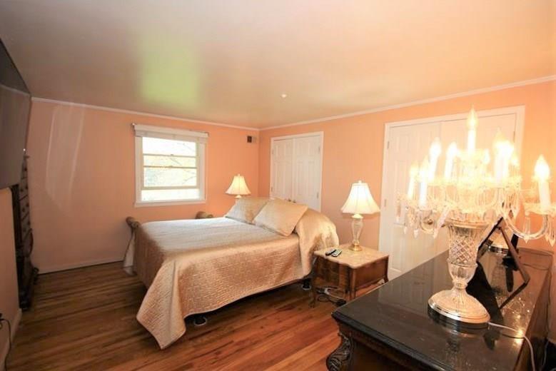 560 Justabout Road Peters Township, PA 15367 - Photo 18 of 25 Massive 15x13 Master Bedroom w/ His & Her Closets, Beautiful Hardwood Floors & En Suite Full Bathroom w/ Jet Tub