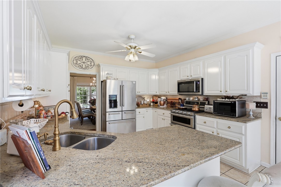 110 Hawnes Place Anderson, SC 29621 - Photo 12 of 40 Kitchen