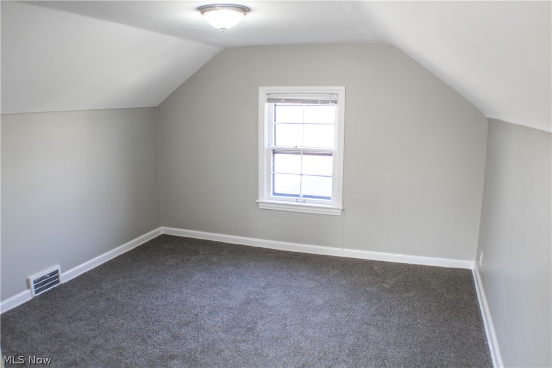 2436 Saybrook Road Cleveland, OH 44118 - Photo 22 of 32