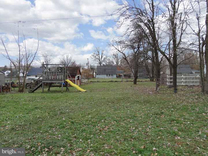 54 Idolstone Road Levittown, PA 19057 - Photo 22 of 25 Back Yard
