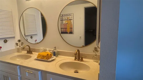 $2,100 | 5483 Casablanca Circle, Sebring, FL 33870