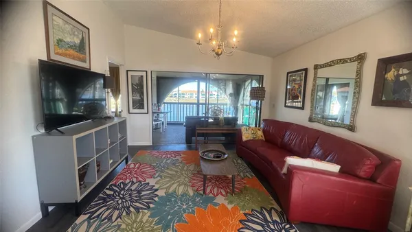 $2,100 | 5483 Casablanca Circle, Sebring, FL 33870