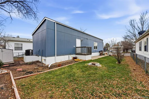a house view with a outdoor space