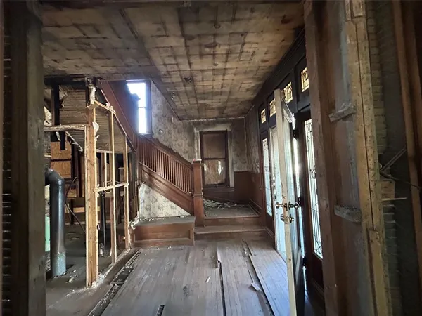 $299,000 | 1800 Hurley Avenue, Fort Worth, TX 76110