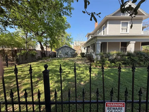 $299,000 | 1800 Hurley Avenue, Fort Worth, TX 76110