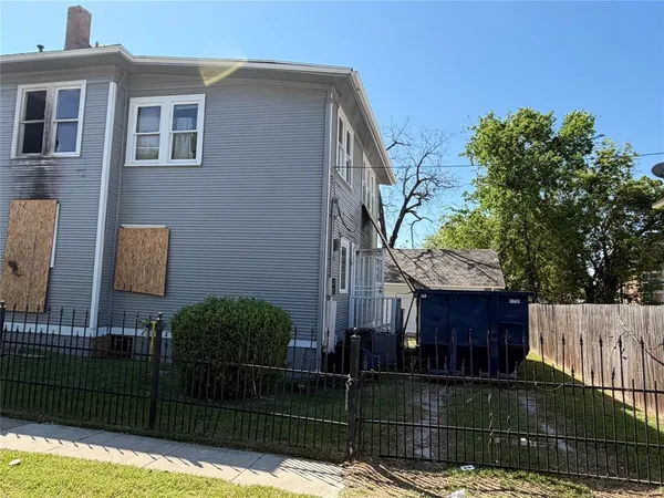 $299,000 | 1800 Hurley Avenue, Fort Worth, TX 76110