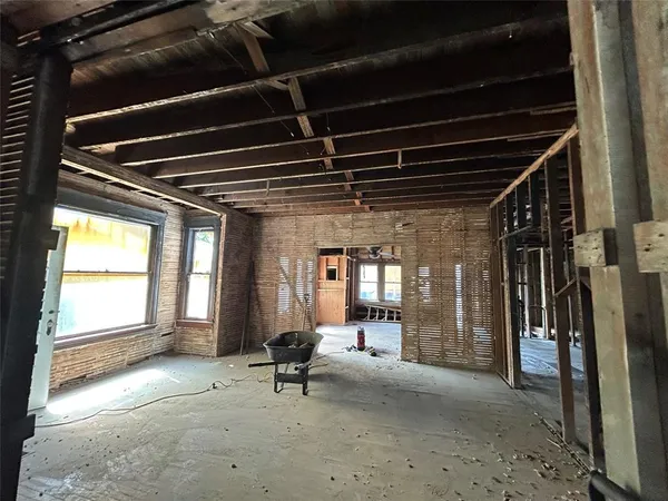 $299,000 | 1800 Hurley Avenue, Fort Worth, TX 76110