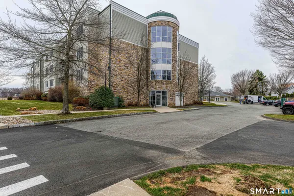 $375,000 | 60 Maple Street, Unit 17, Branford, CT 06405