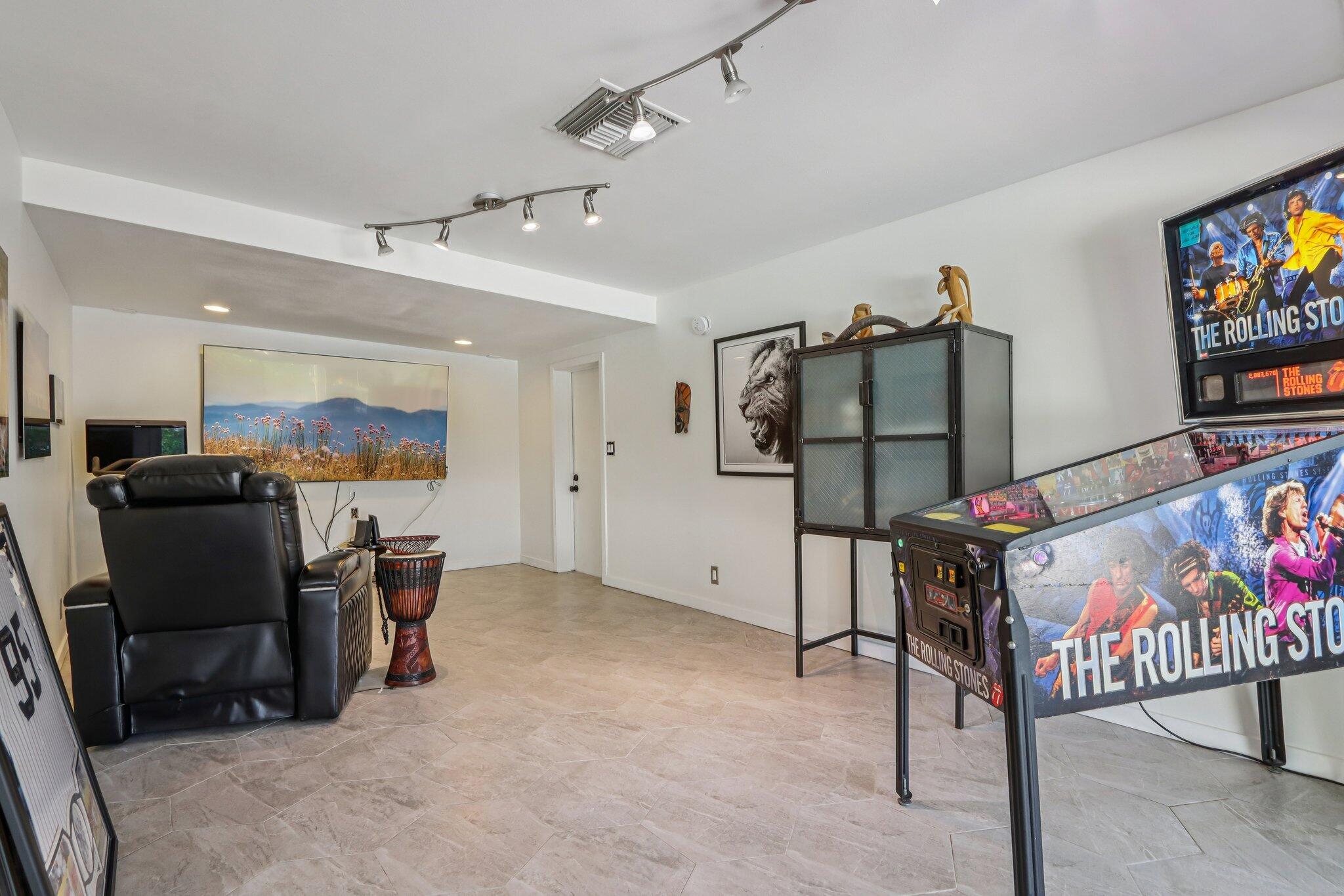 1815 West Nicola Road Palm Springs, CA 92262 - Photo 21 of 30 a view of a livingroom with furniture and furniture