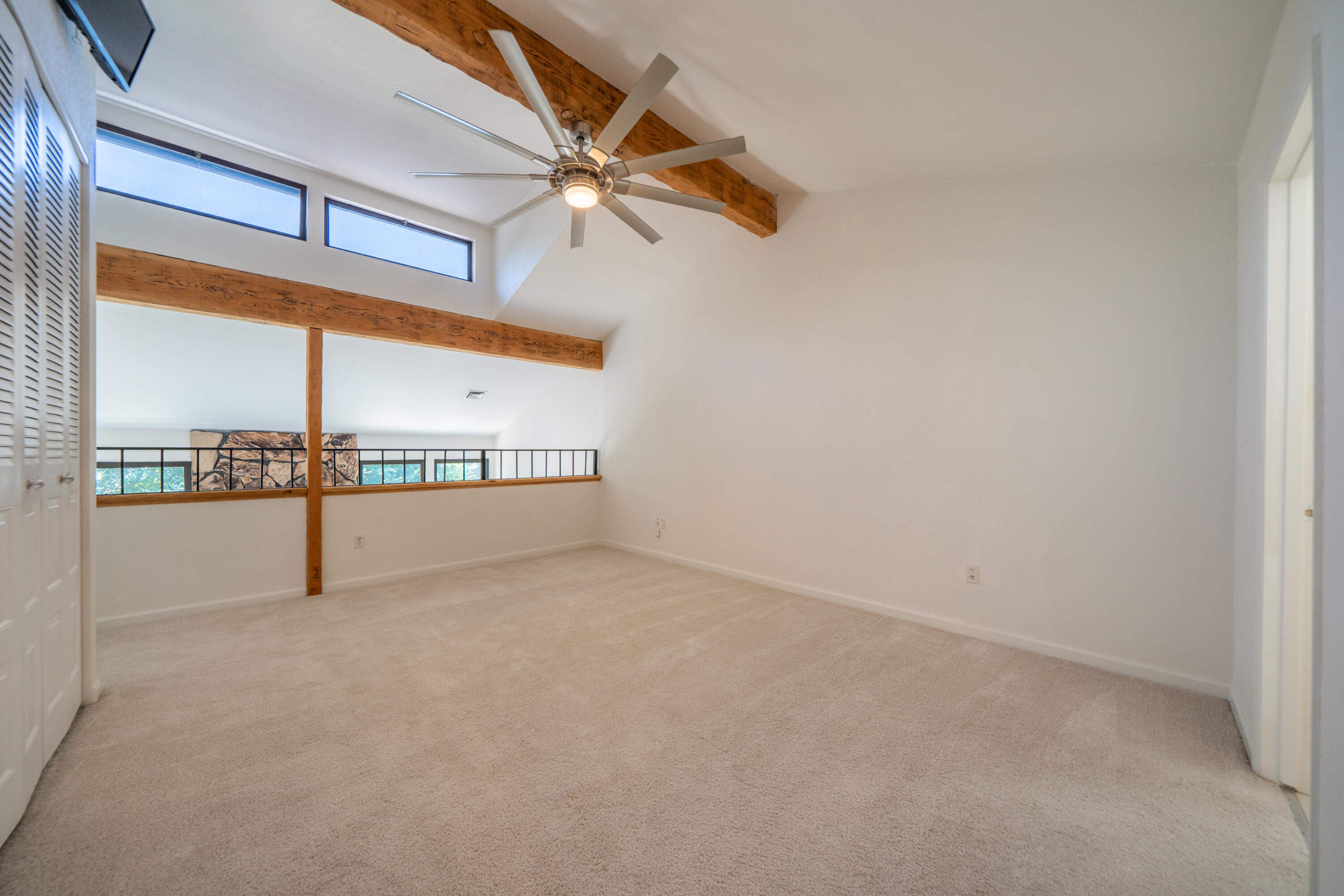 1930 Bechelli Lane Redding, CA 96002 - Photo 23 of 38 Owner's Suite