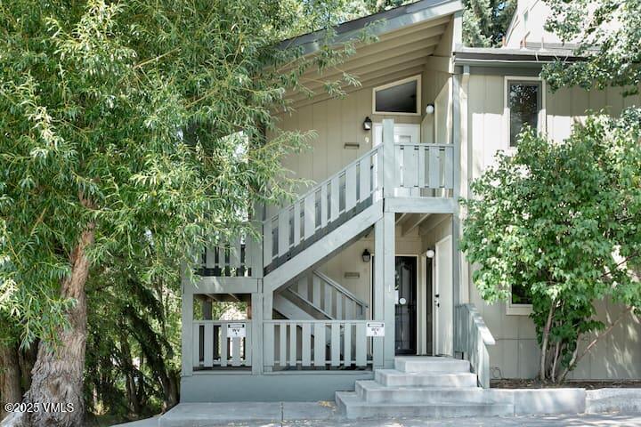 903 North Frontage Road West, Unit 9 Vail, CO 81657 - Photo 2 of 24 exterior photo