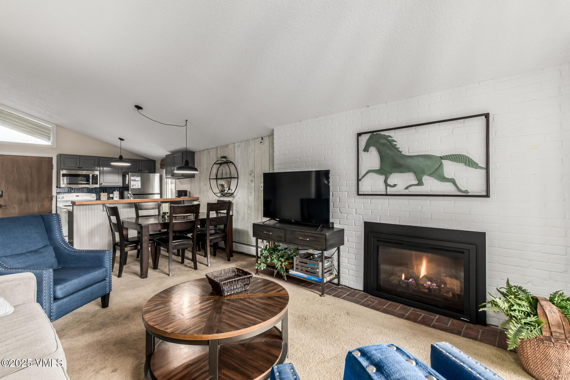 903 North Frontage Road West, Unit 9 Vail, CO 81657 - Photo 4 of 24 06 - Frontage