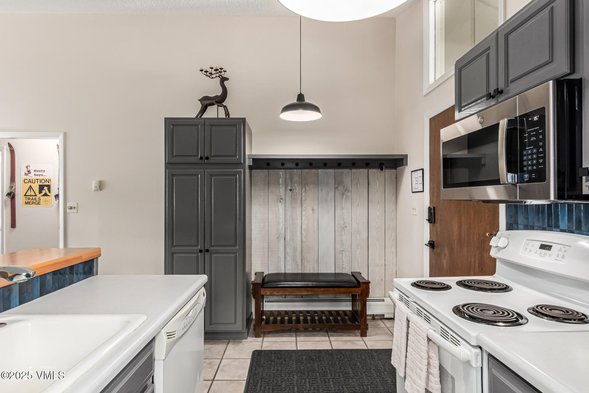 903 North Frontage Road West, Unit 9 Vail, CO 81657 - Photo 8 of 24 11 - Frontage