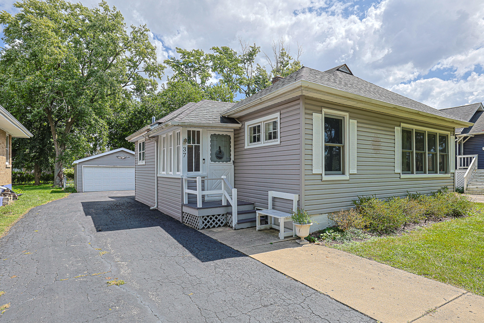 37 North Addison Road Villa Park, IL 60181 - Photo 1 of 25 Gallery Image 1