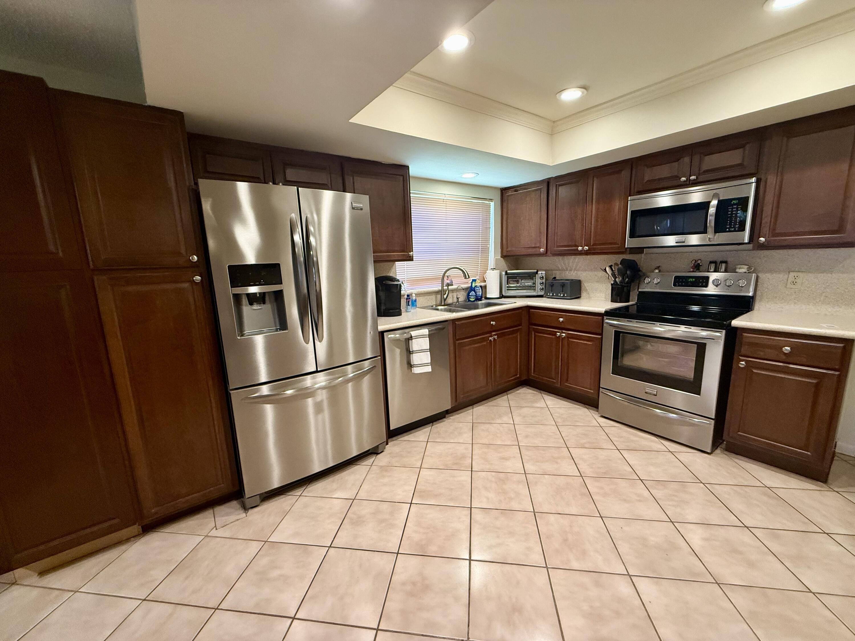 18102 104th Terrace South Boca Raton, FL 33498 - Photo 3 of 24 IMG_4329