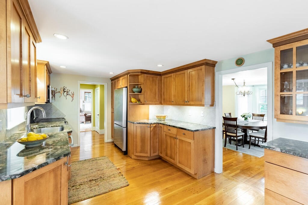 167 County Road Reading, MA 01867 - Photo 11 of 33 Gallery Image 11