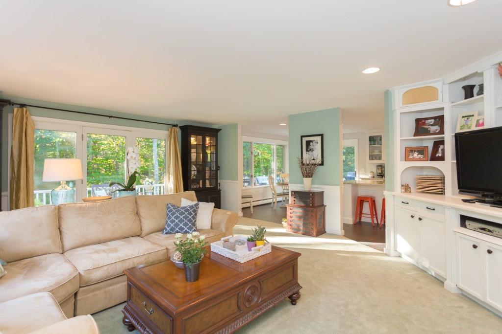 1 Fox Run Road Falmouth, ME 04105 - Photo 12 of 28 Living Room