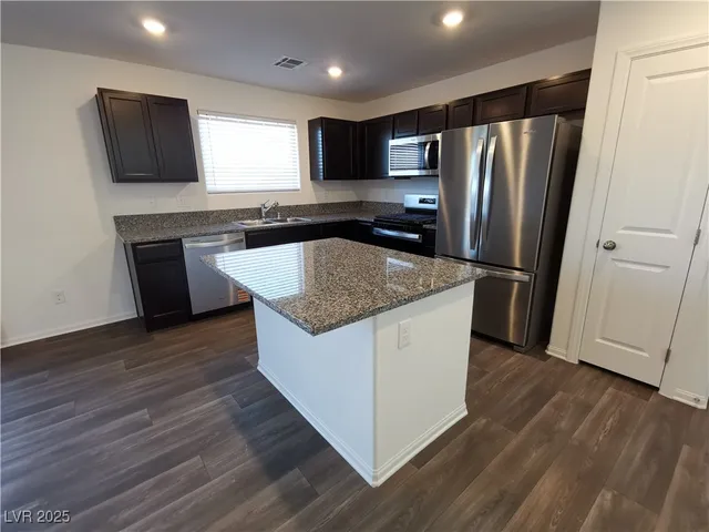 $2,199 | 5982 Swift Lariat Street, Las Vegas, NV 89113