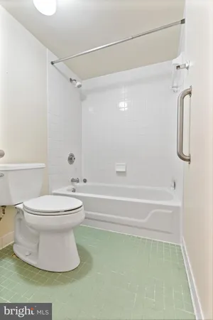 $2,400 | 8370 Greensboro Drive, Unit 223, McLean, VA 22102
