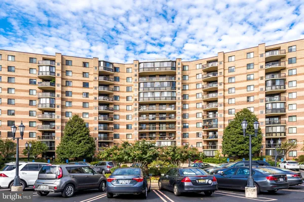 $2,400 | 8370 Greensboro Drive, Unit 223, McLean, VA 22102