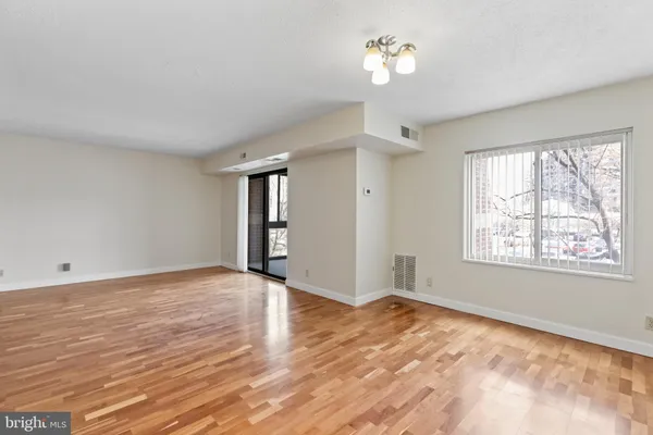 $2,400 | 8370 Greensboro Drive, Unit 223, McLean, VA 22102